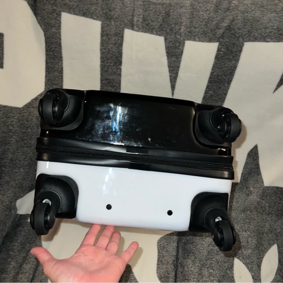 VS PINK RARE HTF 2018 HARD PLASTIC SHELL BLACK/WHITE LOGO ROLLING SUITCASE. - Picture 16 of 16